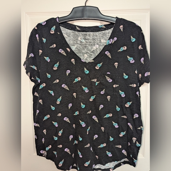 Torrid skull ice cream heathered black T-shirt size 00 - Picture 1 of 4